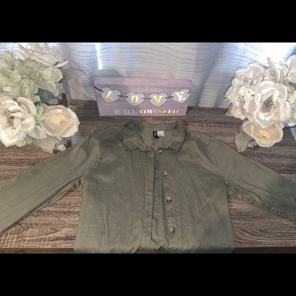 Olive green flannel🍃 NEW!!!